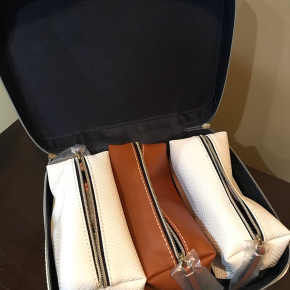 Estée Lauder make up bag - Picture 3 of 3